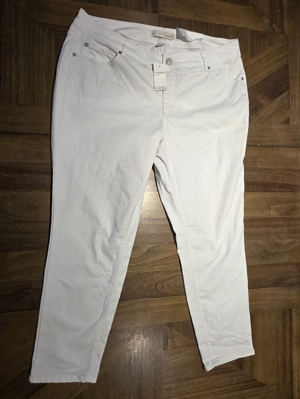 Cato Est. 1946 Hi Rise Denim Girlfriend White Jeans Sz 18WP Shape Enhancing
